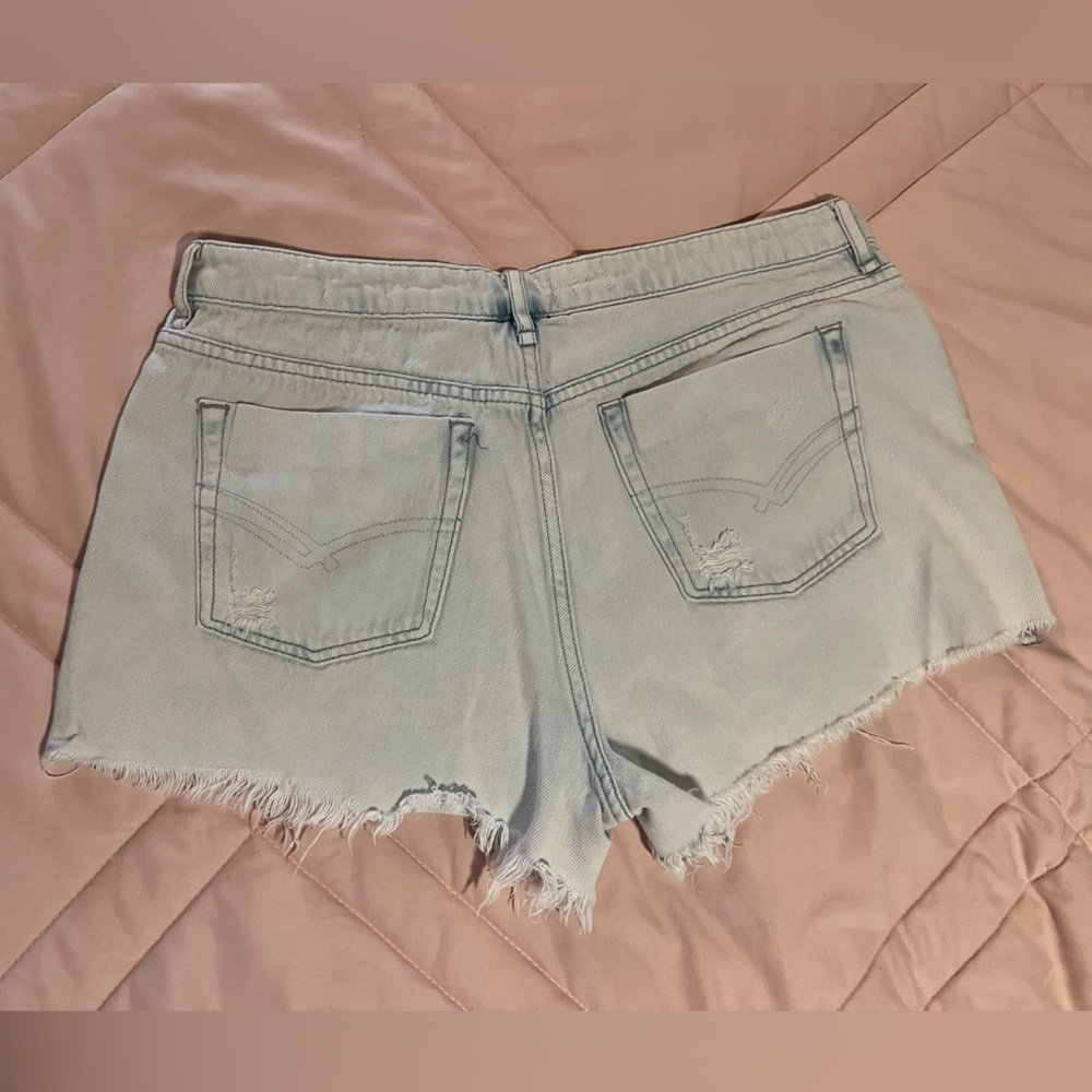 William Rast ‘Perfect Shorts’ - Picture 2 of 4